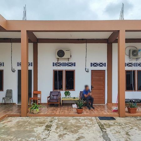 Adela Homestay Syariah Near Universitas Muhammadiyah Jambi Mitra Reddoorz Buitenkant foto