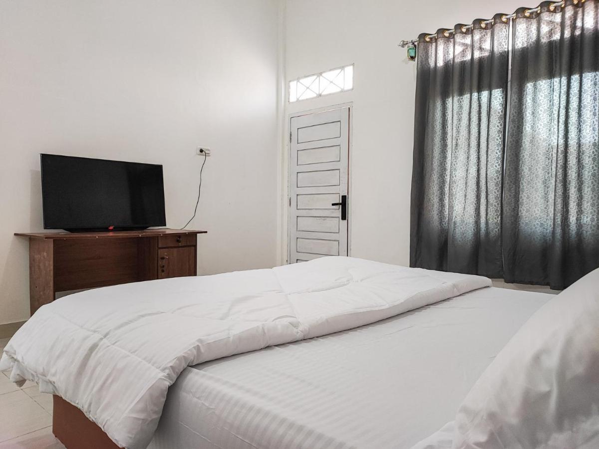 Adela Homestay Syariah Near Universitas Muhammadiyah Jambi Mitra Reddoorz Buitenkant foto