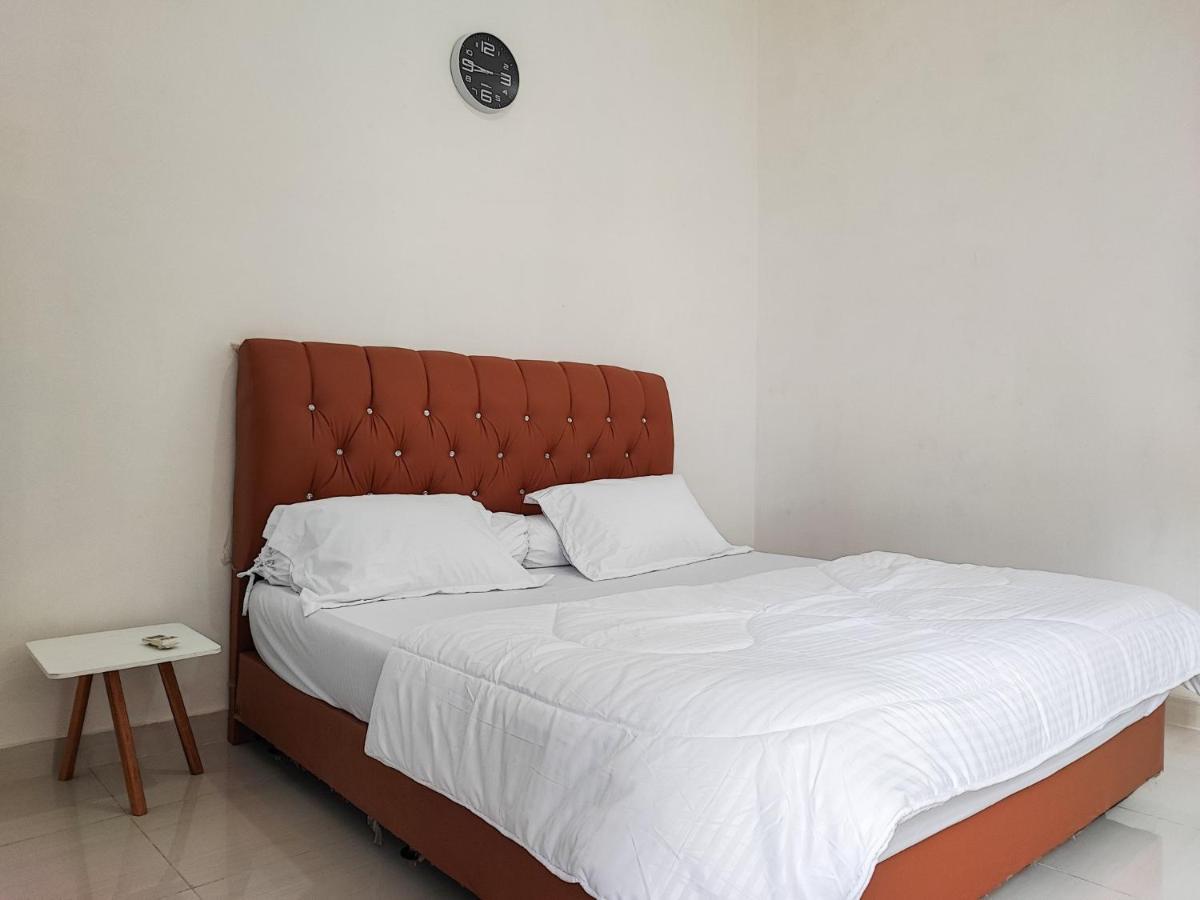 Adela Homestay Syariah Near Universitas Muhammadiyah Jambi Mitra Reddoorz Buitenkant foto